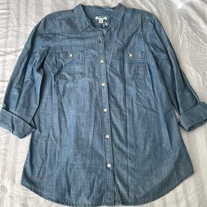 Old Navy Women’s Chambray Button Down Shirt - Medium